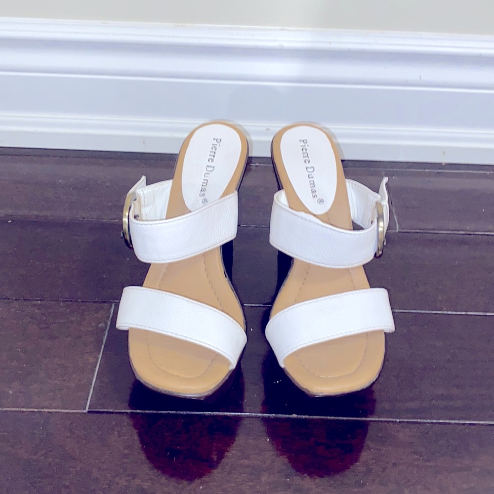 High class platform , very comfortable, in a good condition